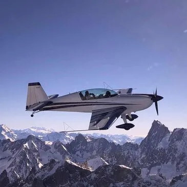 Baptême en avion de voltige en région Rhône-Alpes Baptême en avion de voltige en région Rhône-Alpes