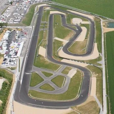 Stage en Ferrari F8 Tributo - Circuit de Mettet en région Belgique