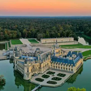 Baptême en Hélicoptère à Chantilly Baptême en Hélicoptère à Chantilly