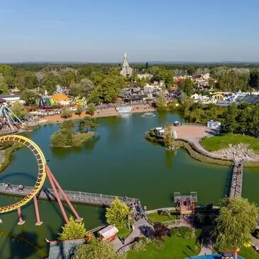 Baptême en Hélicoptère à Chantilly en région Ile-de-France Baptême en Hélicoptère à Chantilly en région Ile-de-France