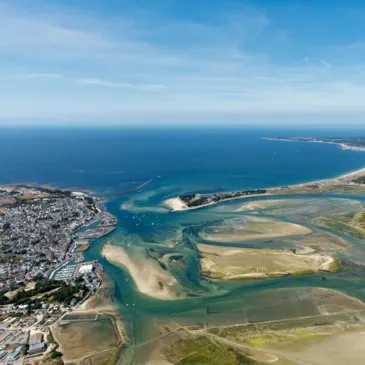 Baptême en Hélicoptère à Abbeville - Survol de la Baie de Somme Baptême en Hélicoptère à Abbeville - Survol de la Baie de Somme