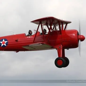 Initiation à la Voltige sur Avion de Légende à Rennes Initiation à la Voltige sur Avion de Légende à Rennes