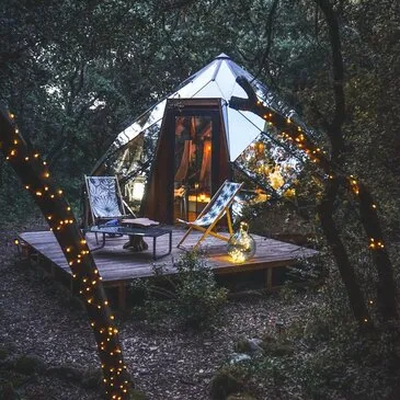 Nuit en Dôme de Verre Près de Perpignan Nuit en Dôme de Verre Près de Perpignan