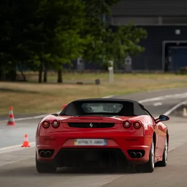 Bourg-Achard, à 45 min d'Evreux, Eure (27) - Stage de Pilotage pour Enfant Bourg-Achard, à 45 min d'Evreux, Eure (27) - Stage de Pilotage pour Enfant
