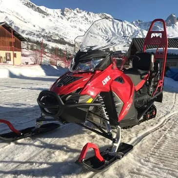 Randonnée en Scooter des Neiges à Albiez-Montrond en région Rhône-Alpes Randonnée en Scooter des Neiges à Albiez-Montrond en région Rhône-Alpes