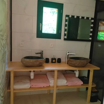 Nuit en Cabane dans les Arbres avec Spa Privatif près de Chaumont en région Champagne-Ardenne