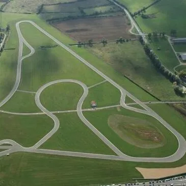 Stage en Ferrari 488 GTB - Circuit de Magny-Cours en région Bourgogne Stage en Ferrari 488 GTB - Circuit de Magny-Cours en région Bourgogne
