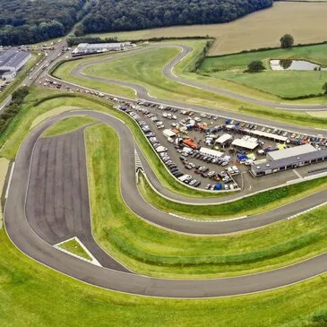 Stage en Lamborghini Huracan LP-610 - Circuit de Vaison Piste en région Bourgogne Stage en Lamborghini Huracan LP-610 - Circuit de Vaison Piste en région Bourgogne
