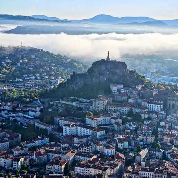 Vol en Montgolfière près d'Arlempdes - Le Lac du Bouchet en région Auvergne Vol en Montgolfière près d'Arlempdes - Le Lac du Bouchet en région Auvergne