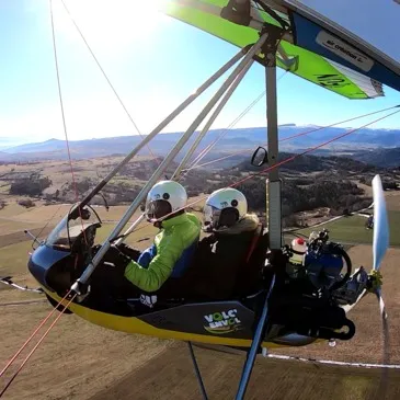 Baptême en ULM Pendulaire - Survol de la Chaîne des Puys Baptême en ULM Pendulaire - Survol de la Chaîne des Puys