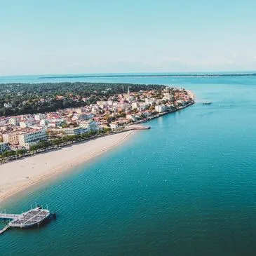 Aérodrome d'Arcachon - La Teste-de-Buch, Gironde (33) - Baptême de l'air hélicoptère Aérodrome d'Arcachon - La Teste-de-Buch, Gironde (33) - Baptême de l'air hélicoptère