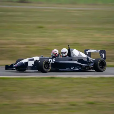 Baptême en Formule Renault - Circuit de l'Ouest Parisien à Dreux en région Centre Baptême en Formule Renault - Circuit de l'Ouest Parisien à Dreux en région Centre