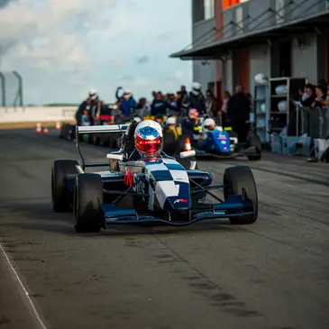 Stage F3 et Baptême en Formule Renault - Ouest Parisien à Dreux Stage F3 et Baptême en Formule Renault - Ouest Parisien à Dreux