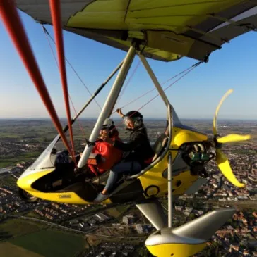 Baptême et Initiation au Pilotage d'ULM Pendulaire à Lille en région Nord-Pas-de-Calais Baptême et Initiation au Pilotage d'ULM Pendulaire à Lille en région Nord-Pas-de-Calais