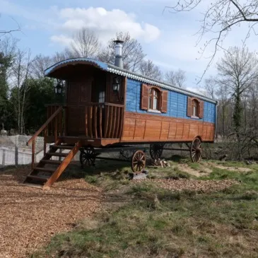 Nuit en Roulotte près de Bourges Nuit en Roulotte près de Bourges