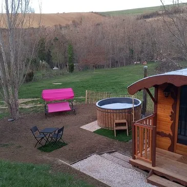 Nuit en Roulotte avec Bain Nordique Privatif près de Toulouse en région Midi-Pyrénées Nuit en Roulotte avec Bain Nordique Privatif près de Toulouse en région Midi-Pyrénées