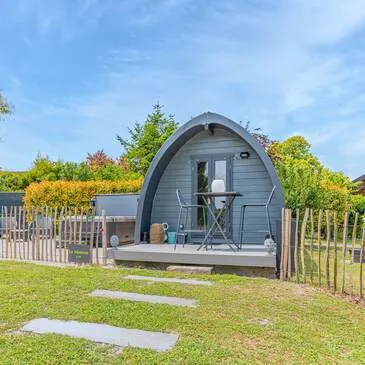 Nuit en Pod avec Spa Privatif près de Jonzac Nuit en Pod avec Spa Privatif près de Jonzac