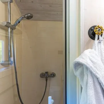 Weekend et Hébergement Insolite proche Réaux sur Trèfle, à 5 min de Jonzac Weekend et Hébergement Insolite proche Réaux sur Trèfle, à 5 min de Jonzac