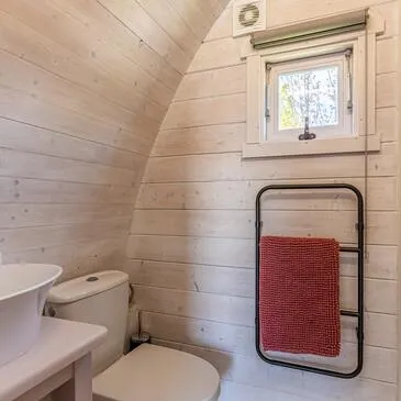 Nuit en Pod avec Spa Privatif près de Jonzac en région Poitou-Charentes Nuit en Pod avec Spa Privatif près de Jonzac en région Poitou-Charentes