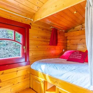 Weekend et Hébergement Insolite proche Réaux sur Trèfle, à 5 min de Jonzac Weekend et Hébergement Insolite proche Réaux sur Trèfle, à 5 min de Jonzac