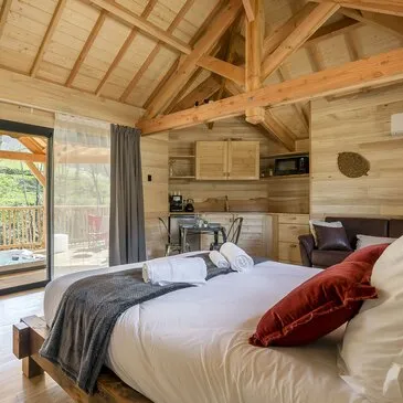 Satillieu, à 30 min d'Annonay, Ardèche (07) - Weekend et Hébergement Insolite Satillieu, à 30 min d'Annonay, Ardèche (07) - Weekend et Hébergement Insolite