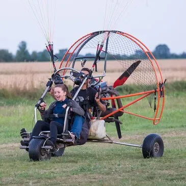 Baptême en Paramoteur près de Poitiers Baptême en Paramoteur près de Poitiers