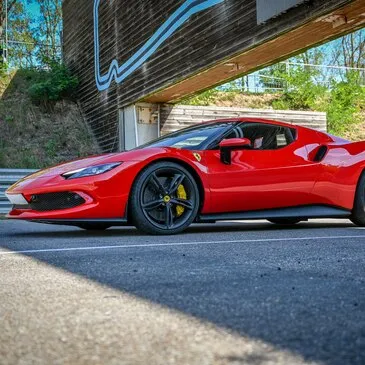 Stage en Ferrari 296 GTB - Circuit de Lurcy-Lévis en région Auvergne Stage en Ferrari 296 GTB - Circuit de Lurcy-Lévis en région Auvergne
