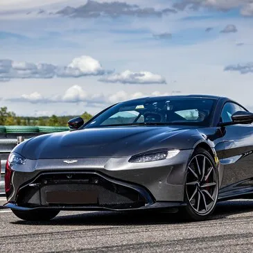 Stage en Aston Martin Vantage - Circuit de Magny-Cours Stage en Aston Martin Vantage - Circuit de Magny-Cours