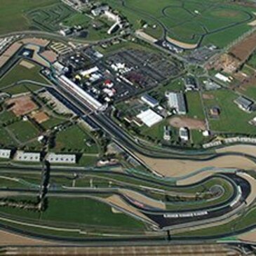 Stage de Pilotage Aston Martin proche Circuit de Nevers Magny-Cours