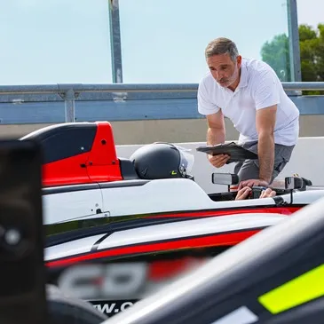 Offrir Stage de Pilotage Monoplace en Auvergne Offrir Stage de Pilotage Monoplace en Auvergne