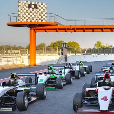 Stage de Pilotage Monoplace en région Auvergne Stage de Pilotage Monoplace en région Auvergne