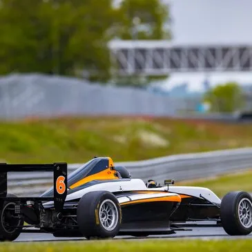 Réserver Stage de Pilotage Monoplace en Rhône-Alpes Réserver Stage de Pilotage Monoplace en Rhône-Alpes