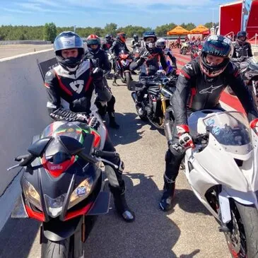 Stage de pilotage moto, département Gard Stage de pilotage moto, département Gard