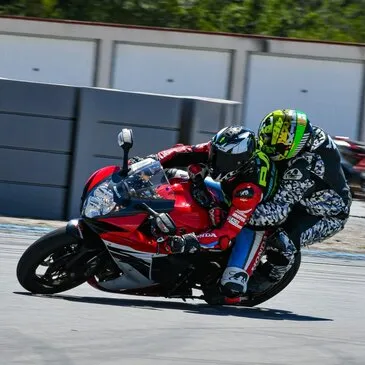 Stage de pilotage moto proche Circuit de Lédenon Stage de pilotage moto proche Circuit de Lédenon