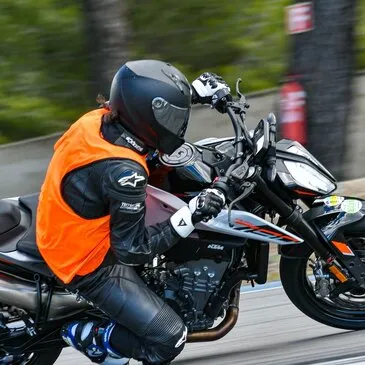 Réserver Stage de pilotage moto en Languedoc-Roussillon Réserver Stage de pilotage moto en Languedoc-Roussillon