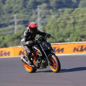 Stage de Pilotage en région Languedoc-Roussillon Stage de Pilotage en région Languedoc-Roussillon