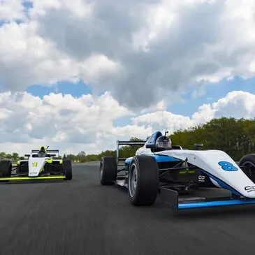 Stage en Formule 4 - Circuit de Nogaro Stage en Formule 4 - Circuit de Nogaro