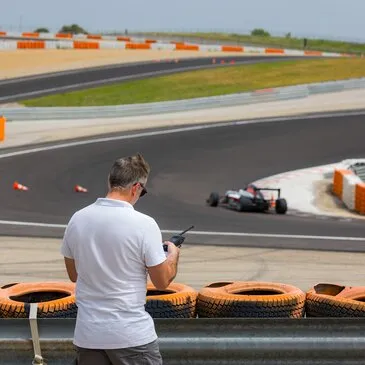 Réserver Stage de Pilotage Monoplace en Midi-Pyrénées Réserver Stage de Pilotage Monoplace en Midi-Pyrénées