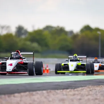 Stage de Pilotage Monoplace en région Poitou-Charentes Stage de Pilotage Monoplace en région Poitou-Charentes