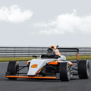 Stage en Formule 4 - Circuit du Val de Vienne en région Poitou-Charentes