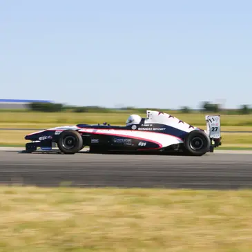 Réserver Stage de Pilotage Monoplace en Poitou-Charentes Réserver Stage de Pilotage Monoplace en Poitou-Charentes