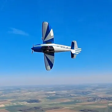 Baptême en avion de voltige proche Gisy les Nobles, à 15 min de Sens Baptême en avion de voltige proche Gisy les Nobles, à 15 min de Sens