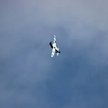 Réserver Baptême en avion de voltige département Yonne Réserver Baptême en avion de voltige département Yonne