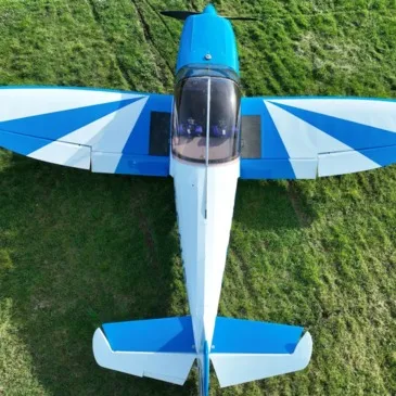 Gisy les Nobles, à 45 min de Fontainebleau, Seine et marne (77) - Baptême en avion de voltige Gisy les Nobles, à 45 min de Fontainebleau, Seine et marne (77) - Baptême en avion de voltige