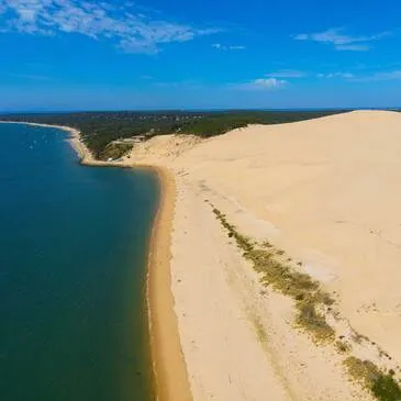 Baptême de l'air hélicoptère proche Aérodrome d'Arcachon-La Teste-de-Buch Baptême de l'air hélicoptère proche Aérodrome d'Arcachon-La Teste-de-Buch
