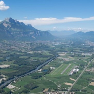 Baptême de l&#39;air hélicoptère proche Aérodrome de Grenoble-Le Versoud, à 35 min de Chambéry