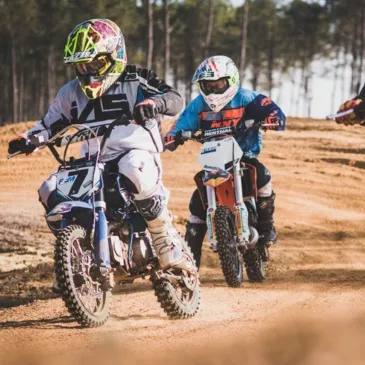 Initiation au Moto-Cross près de Villefranche-de-Rouergue Initiation au Moto-Cross près de Villefranche-de-Rouergue