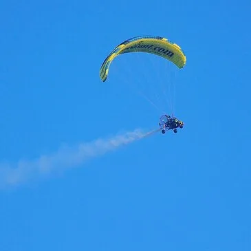 Baptême de l'air paramoteur proche Saint-Étienne-le-Molard, à 40 min de Saint-Étienne Baptême de l'air paramoteur proche Saint-Étienne-le-Molard, à 40 min de Saint-Étienne