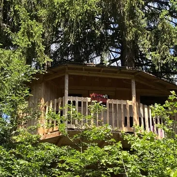 Cabane dans les Arbres près de Chamonix-Mont-Blanc Cabane dans les Arbres près de Chamonix-Mont-Blanc