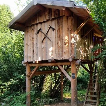 Cabane sur Pilotis près de Chamonix-Mont-Blanc Cabane sur Pilotis près de Chamonix-Mont-Blanc